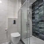 Comfortable Two-bedroom Near The Center Appartamento *