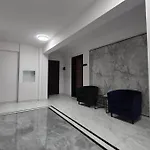 Comfortable Two-bedroom Near The Center