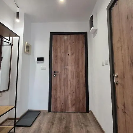 Comfortable Two-bedroom Near The Center Appartamento Panagyurishte