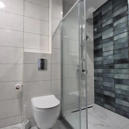 Comfortable Two-bedroom Near The Center 公寓 *